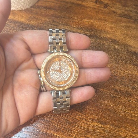 Silver Michael Kors watch with rose gold dial - Picture 2 of 4